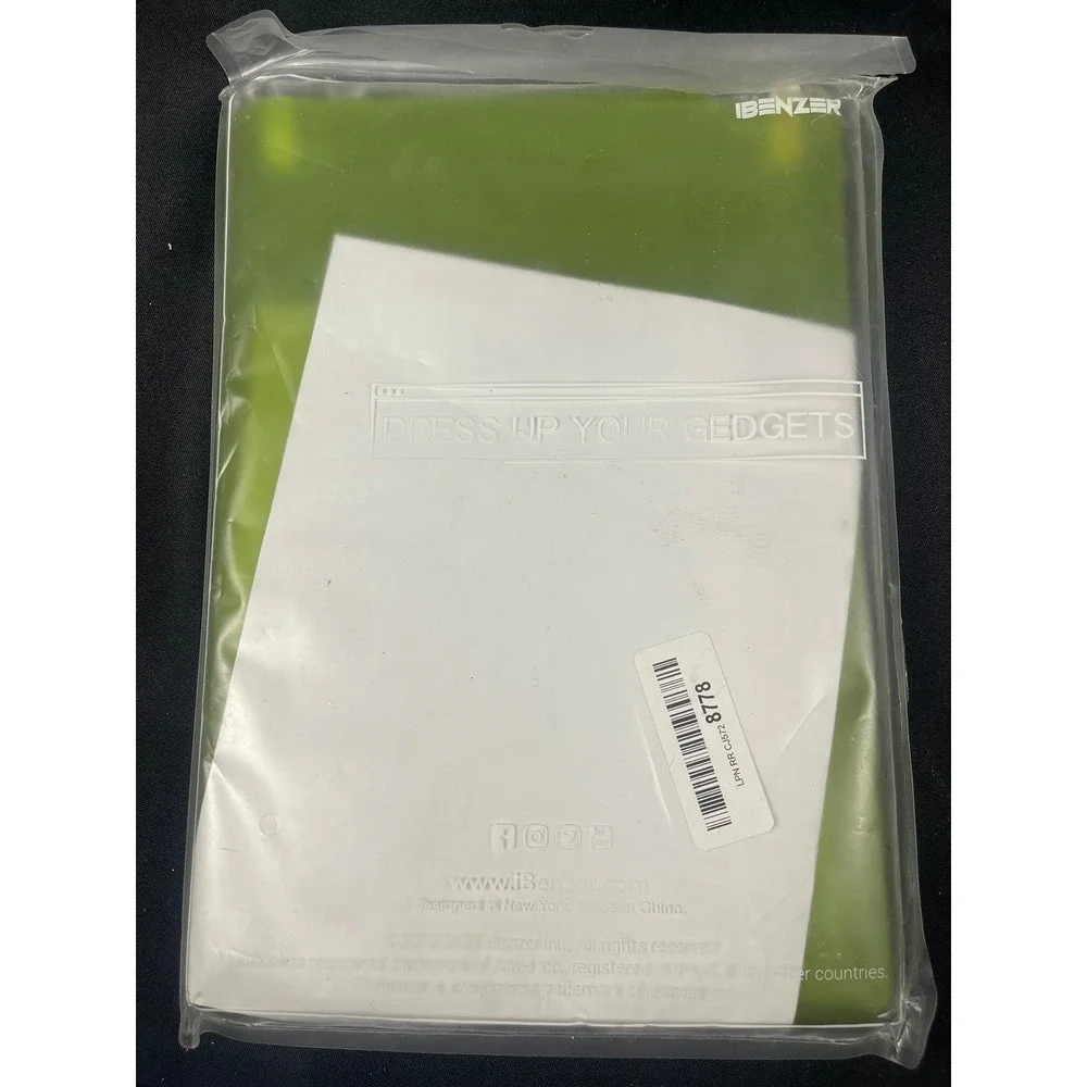 iBenzer Lime Green Soft Skin MacBook Case with Keyboard‎ Cover and Cloth NEW